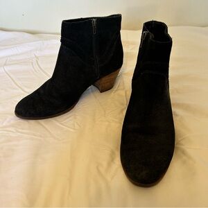 Black leather suede bootie Jeno boot EUC